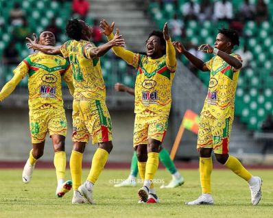 MTN ELITE ONE : Julien KAMTA offre aux Astres de Douala le derby de Douala face à l‘USD (2-1)